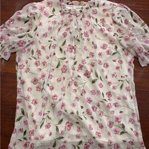 Chic Floral Blouse in Pink and White